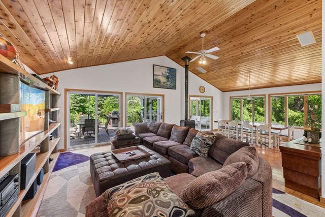 13920 Mcginty Road E, Minnetonka, MN 55305