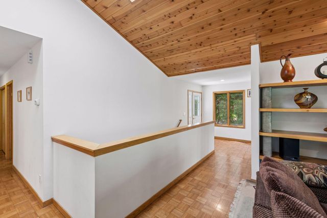 13920 Mcginty Road E, Minnetonka, MN 55305