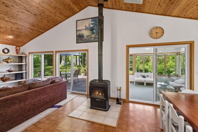 13920 Mcginty Road E, Minnetonka, MN 55305