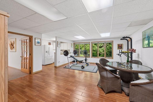 13920 Mcginty Road E, Minnetonka, MN 55305