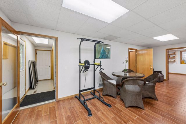 13920 Mcginty Road E, Minnetonka, MN 55305