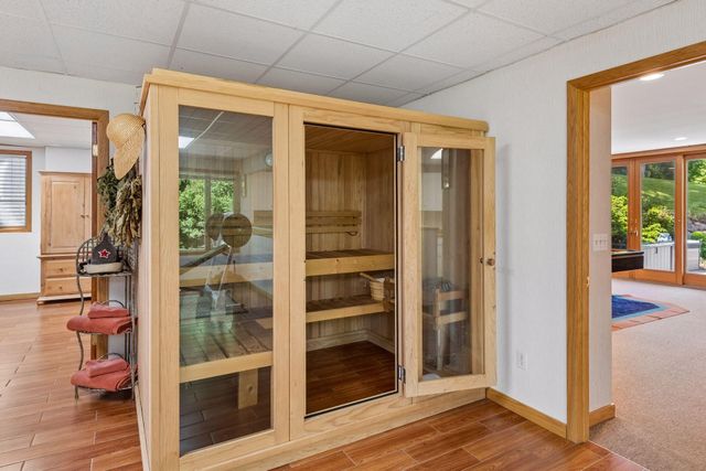 13920 Mcginty Road E, Minnetonka, MN 55305