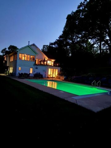 13920 Mcginty Road E, Minnetonka, MN 55305