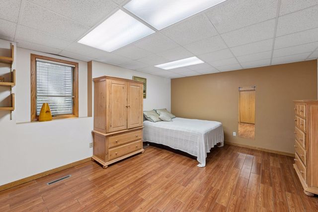 13920 Mcginty Road E, Minnetonka, MN 55305