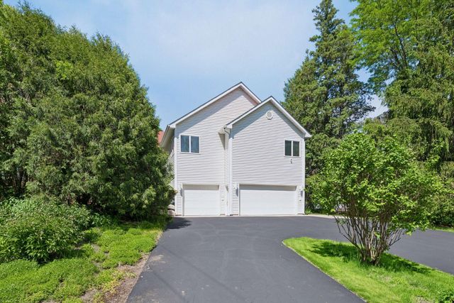 13920 Mcginty Road E, Minnetonka, MN 55305