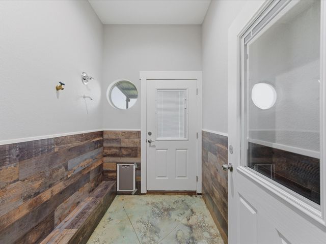 1184 County Road 1785, Sunset, TX 76270