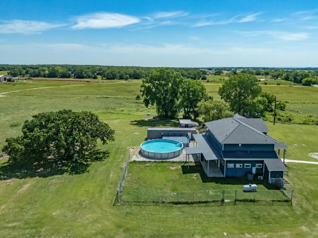 1184 County Road 1785, Sunset, TX 76270