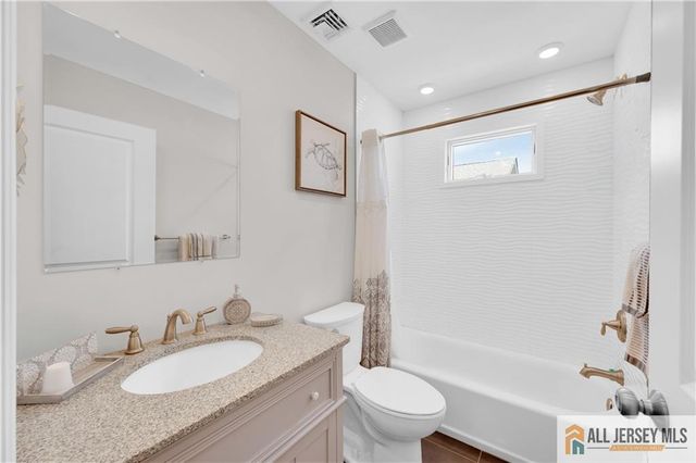 105 W Channel Way, Lavallette, NJ 08735