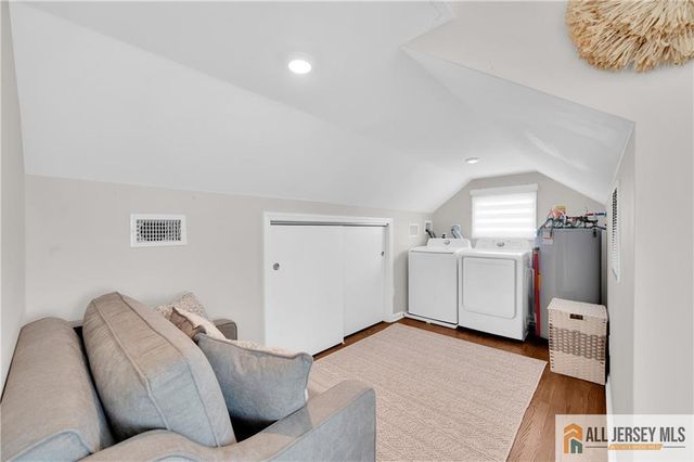 105 W Channel Way, Lavallette, NJ 08735