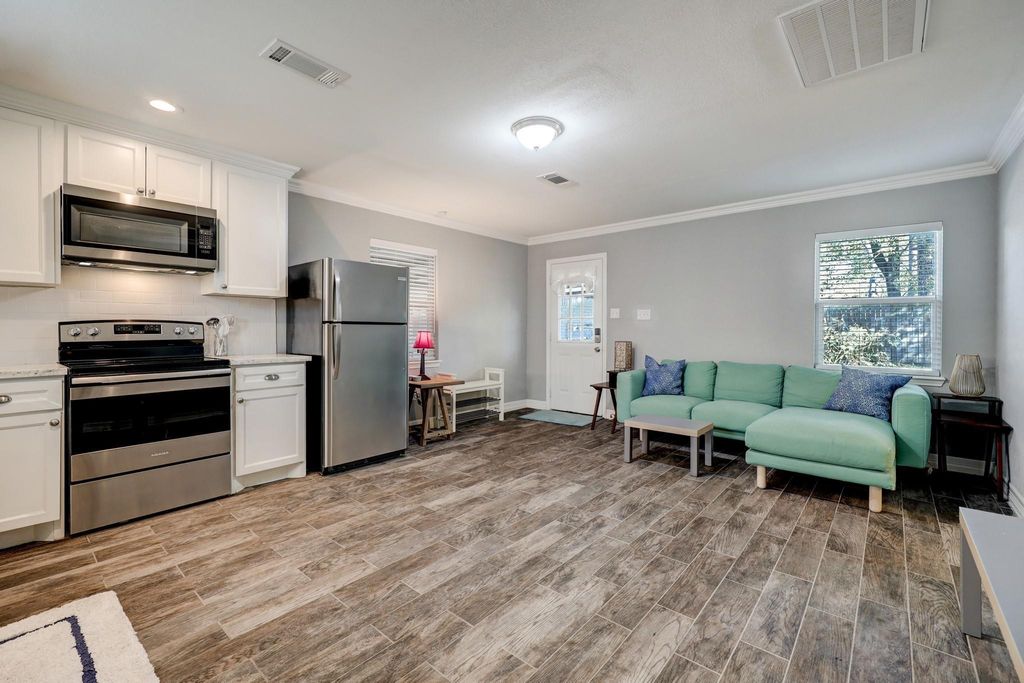 7206 Bayou Woods Dr Drive, Houston, TX 77088