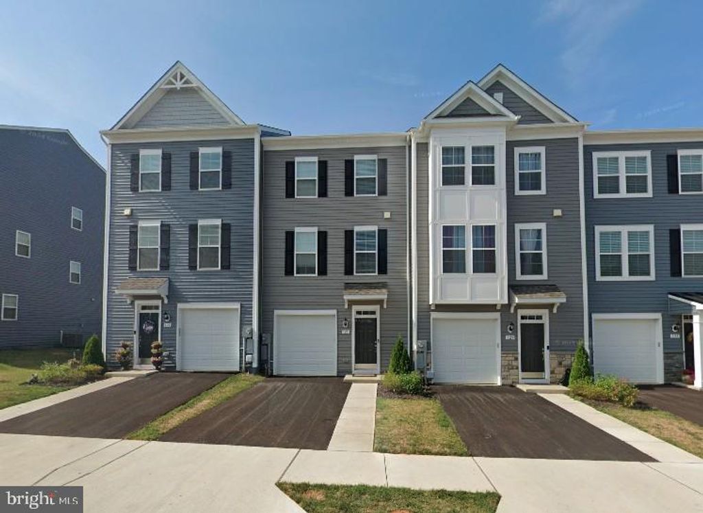 125 UNION RIDGE DR, Charles Town, WV 25414