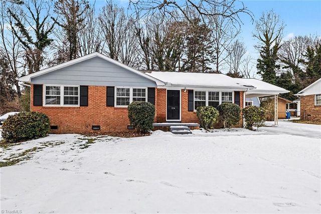 224 Foxcroft Drive, Winston-salem, NC 27103