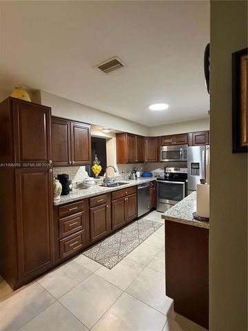 7008 NW 95th Ter, Tamarac, FL 33321