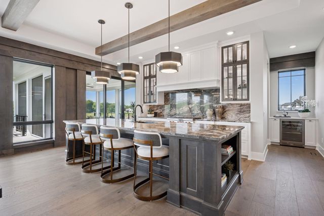 2101 Bridgevine Court, Independence, MN 55359