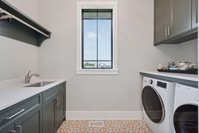 2101 Bridgevine Court, Independence, MN 55359