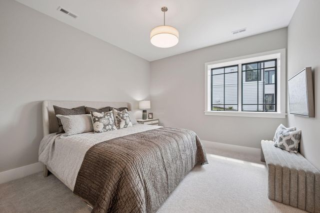 2101 Bridgevine Court, Independence, MN 55359