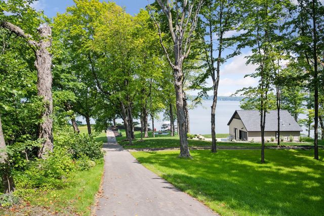 2101 Bridgevine Court, Independence, MN 55359