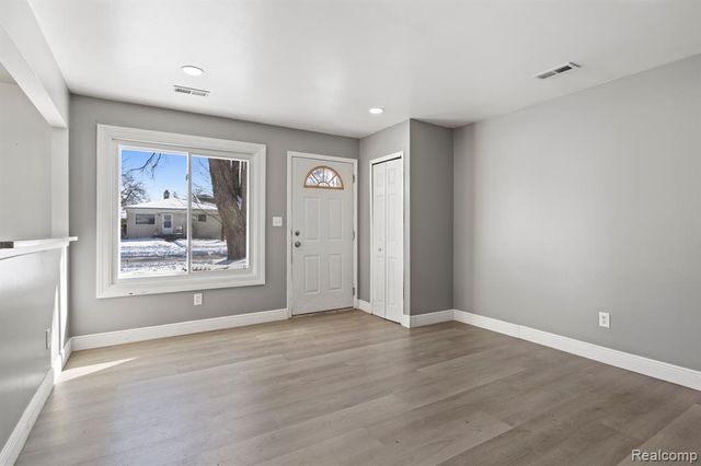 4902 Fleming Street, Dearborn Heights, MI 48125