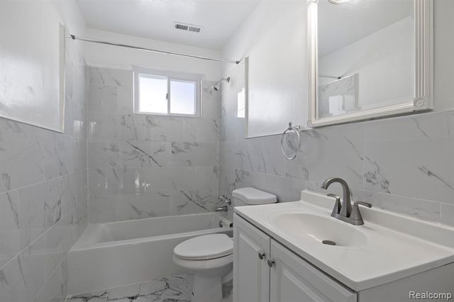 4902 Fleming Street, Dearborn Heights, MI 48125