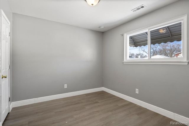 4902 Fleming Street, Dearborn Heights, MI 48125