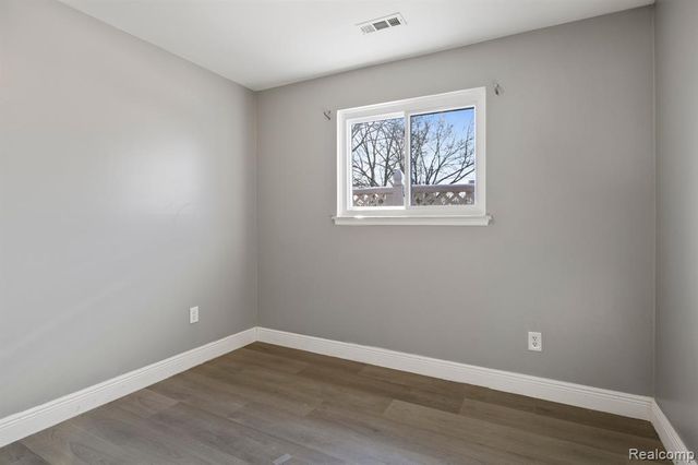 4902 Fleming Street, Dearborn Heights, MI 48125