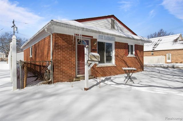 4902 Fleming Street, Dearborn Heights, MI 48125
