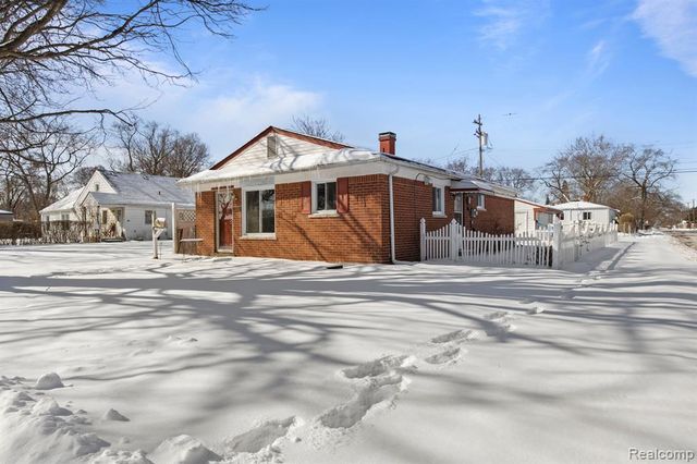 4902 Fleming Street, Dearborn Heights, MI 48125