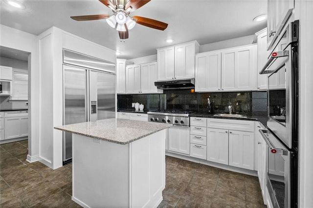 14222 Esculapia Hollow Road, Rogers, AR 72758