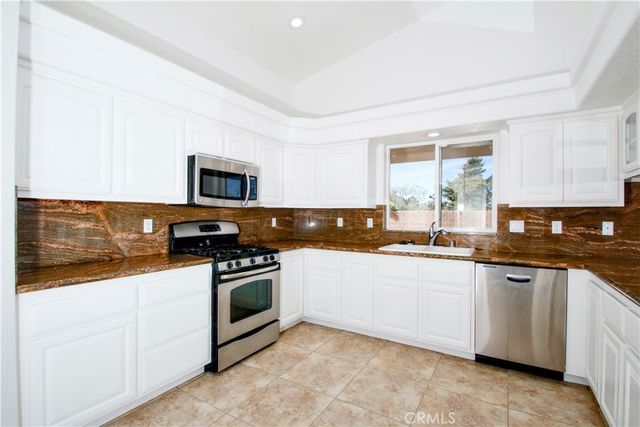 7772 Grand Avenue, Yucca Valley, CA 92284