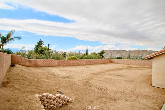 7772 Grand Avenue, Yucca Valley, CA 92284