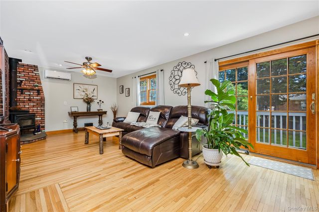 60 Jaycox Avenue, Islip, NY 11751