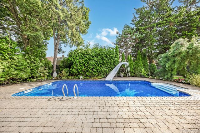 60 Jaycox Avenue, Islip, NY 11751