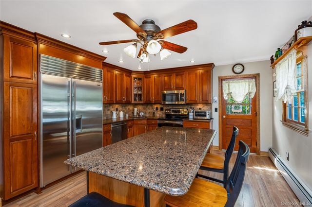 60 Jaycox Avenue, Islip, NY 11751