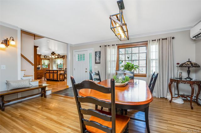 60 Jaycox Avenue, Islip, NY 11751