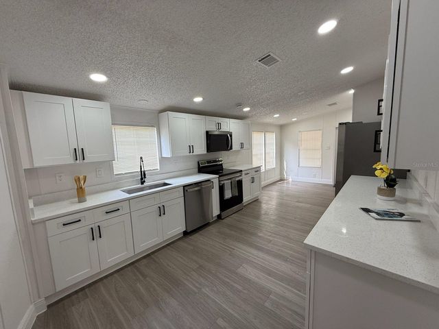 4394 N RAMBLEWOOD N, Mulberry, FL 33860