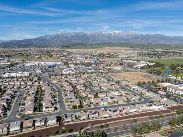 1563 quiet creek, Beaumont, CA 92223