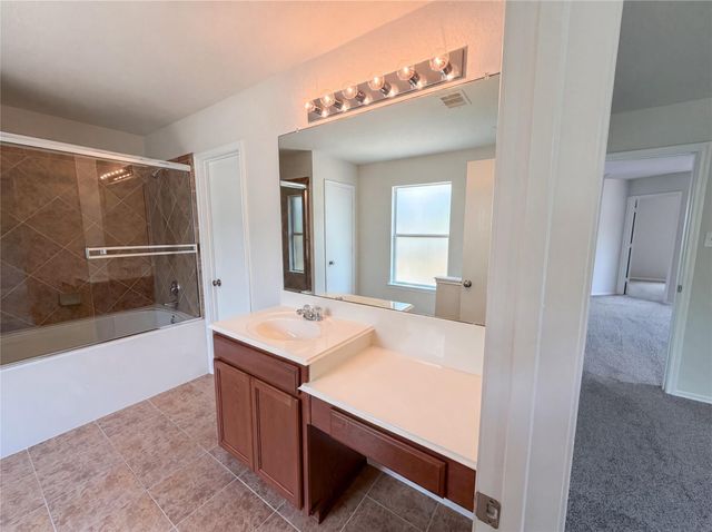 939 Staffordale Manor Lane, Houston, TX 77047
