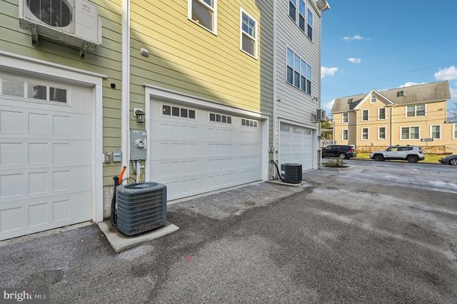 220 E PENNSYLVANIA AVE, Towson, MD 21286