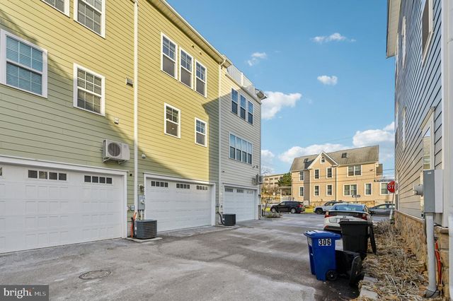 220 E PENNSYLVANIA AVE, Towson, MD 21286