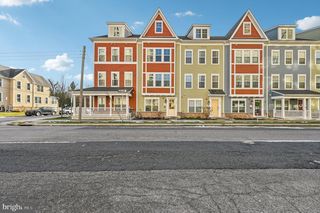 220 E PENNSYLVANIA AVE, Towson, MD 21286