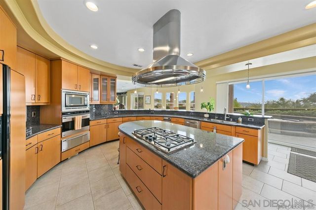 836 Camelot Pkwy, El Cajon, CA 92019