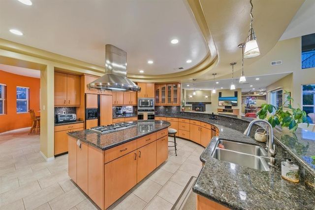 836 Camelot Pkwy, El Cajon, CA 92019