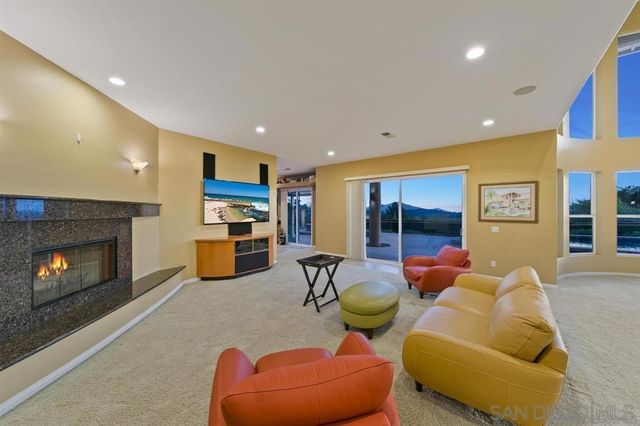 836 Camelot Pkwy, El Cajon, CA 92019