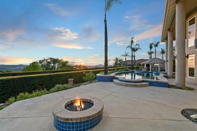 836 Camelot Pkwy, El Cajon, CA 92019