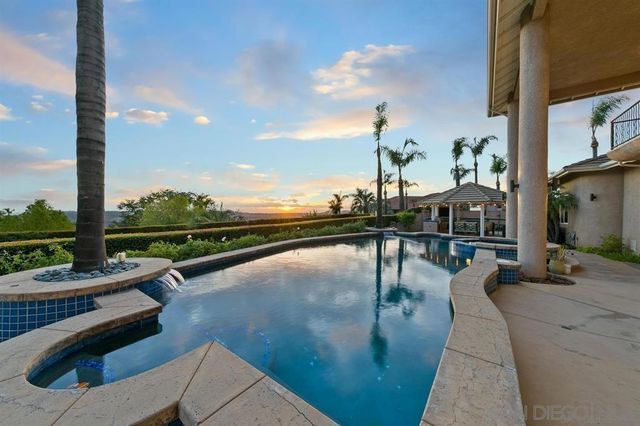 836 Camelot Pkwy, El Cajon, CA 92019