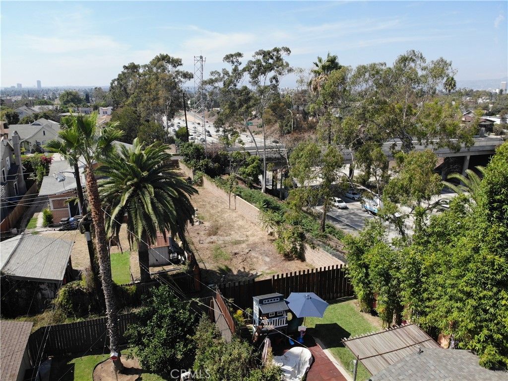 2418 10th Avenue, Los Angeles, CA 90018 — photo 5