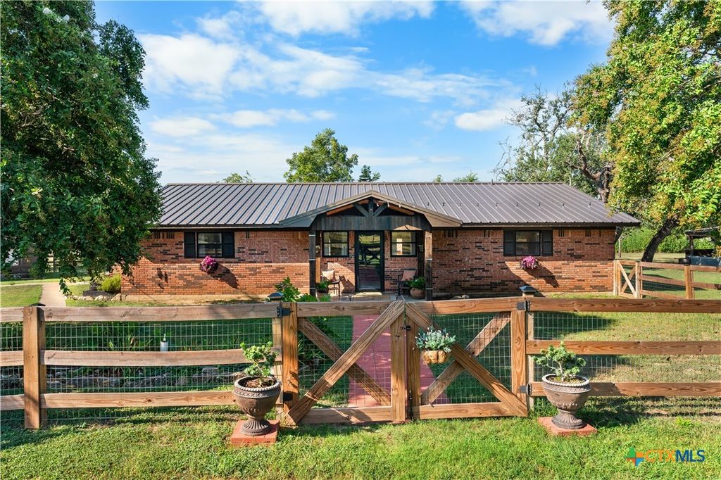 4540 County Road 107, Gatesville, TX 76528