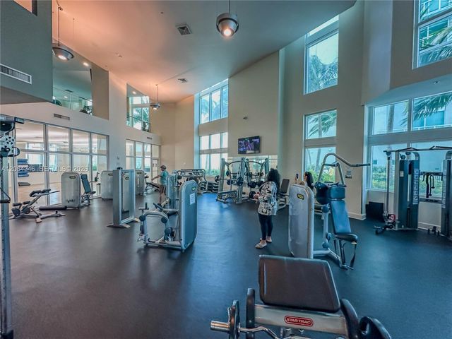 1900 N Bayshore Dr 3617, Miami, FL 33132
