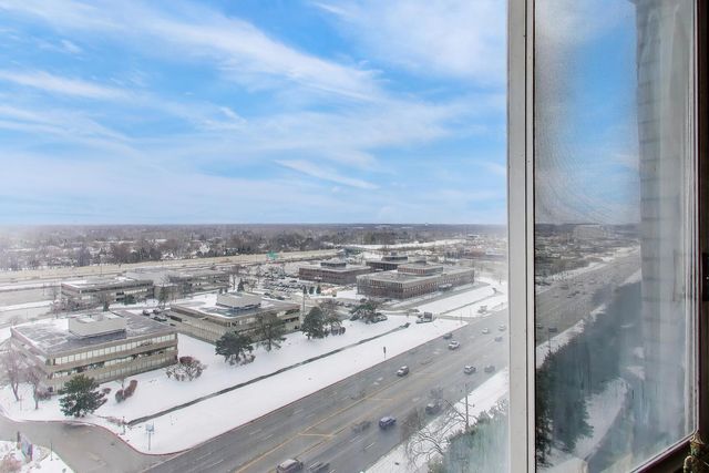 40 N Tower Road 16N, Oak Brook, IL 60523