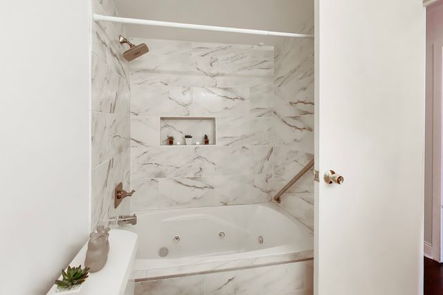 40 N Tower Road 16N, Oak Brook, IL 60523